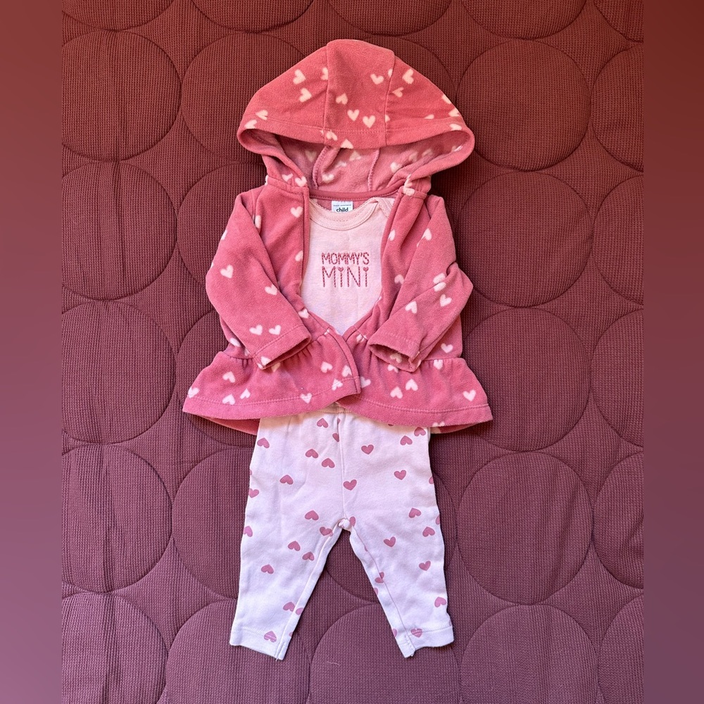 Carters three piece outfit 0-3 months